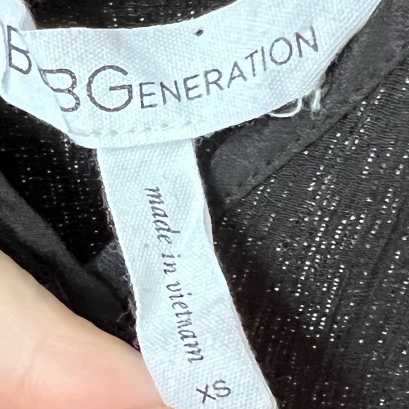 BCBGeneration Metallic Shift Dress with Long Bell Sleeves & Keyhole Back Size XS - Picture 5 of 10